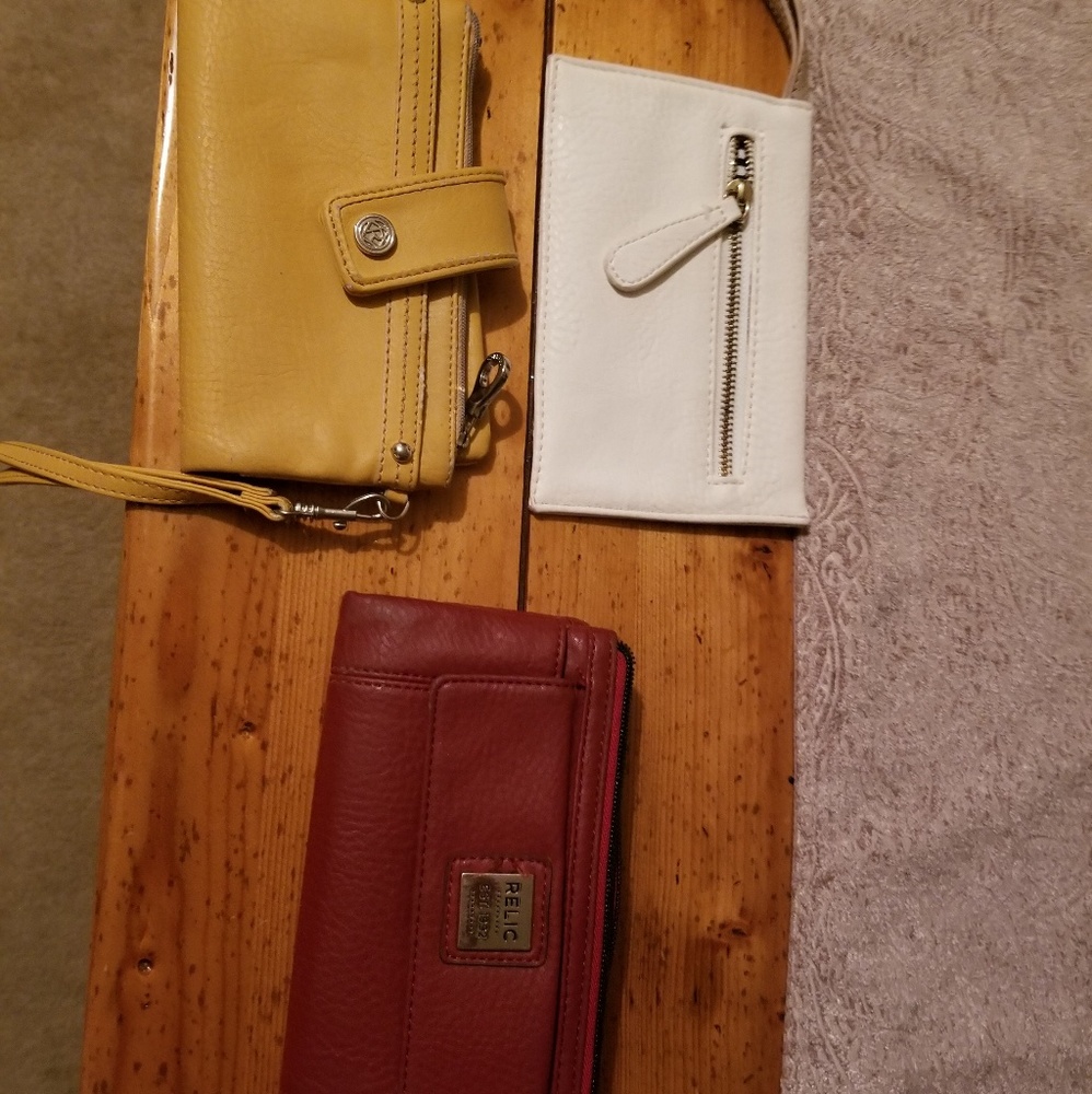 Seven wallets - Picture 2 of 2